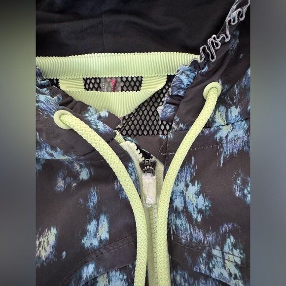 Free People Movement Cropped Windbreaker Jacket - Picture 5 of 8